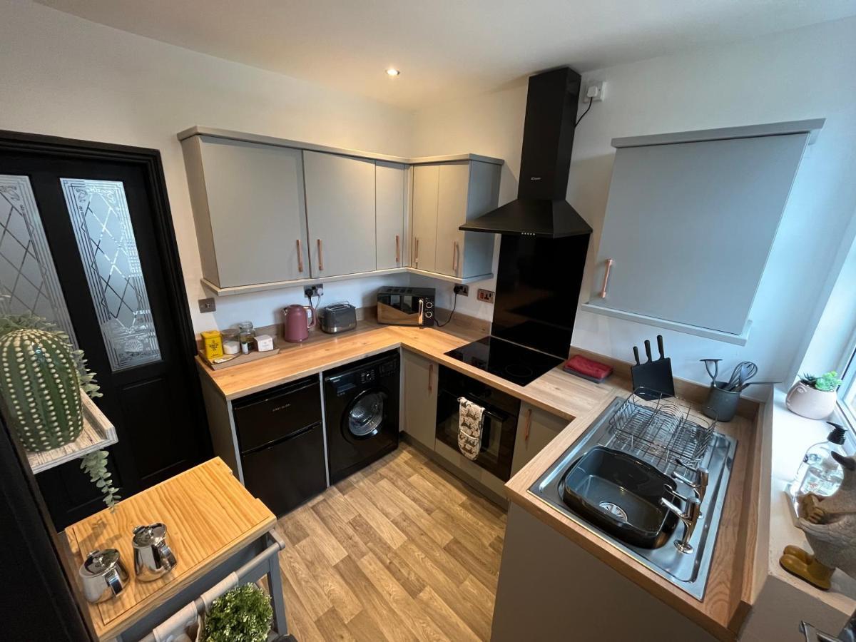 Contemporary & Chic Inner Terrace 5 Mins From Barnsley Town Centre 외부 사진