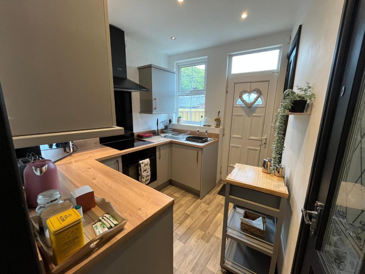 Contemporary & Chic Inner Terrace 5 Mins From Barnsley Town Centre 외부 사진